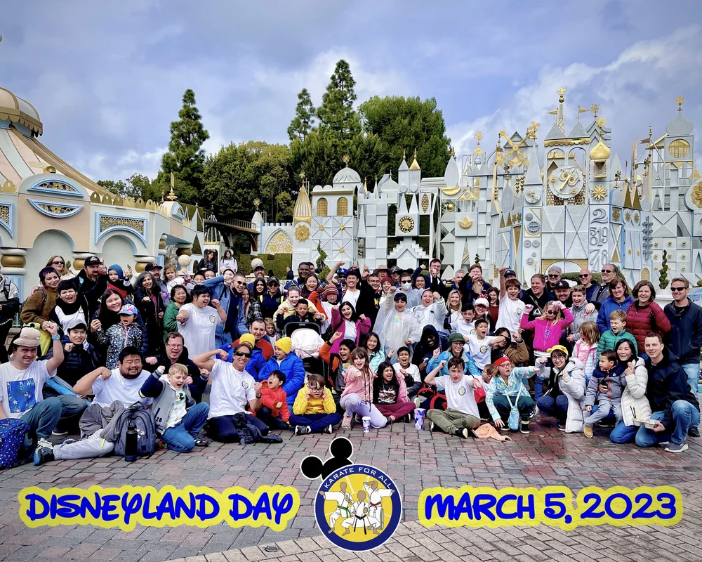 Disneyland+Group+Photo+2023